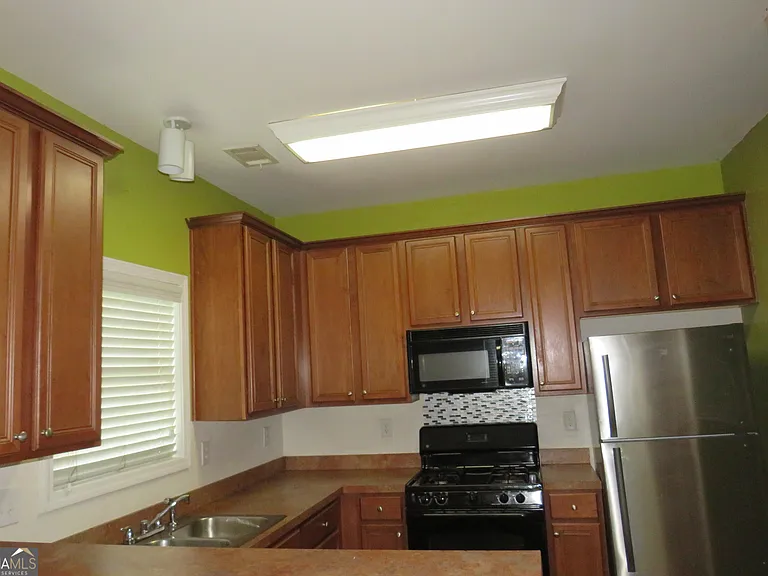 2718 Rocky Ct S — Photo 13