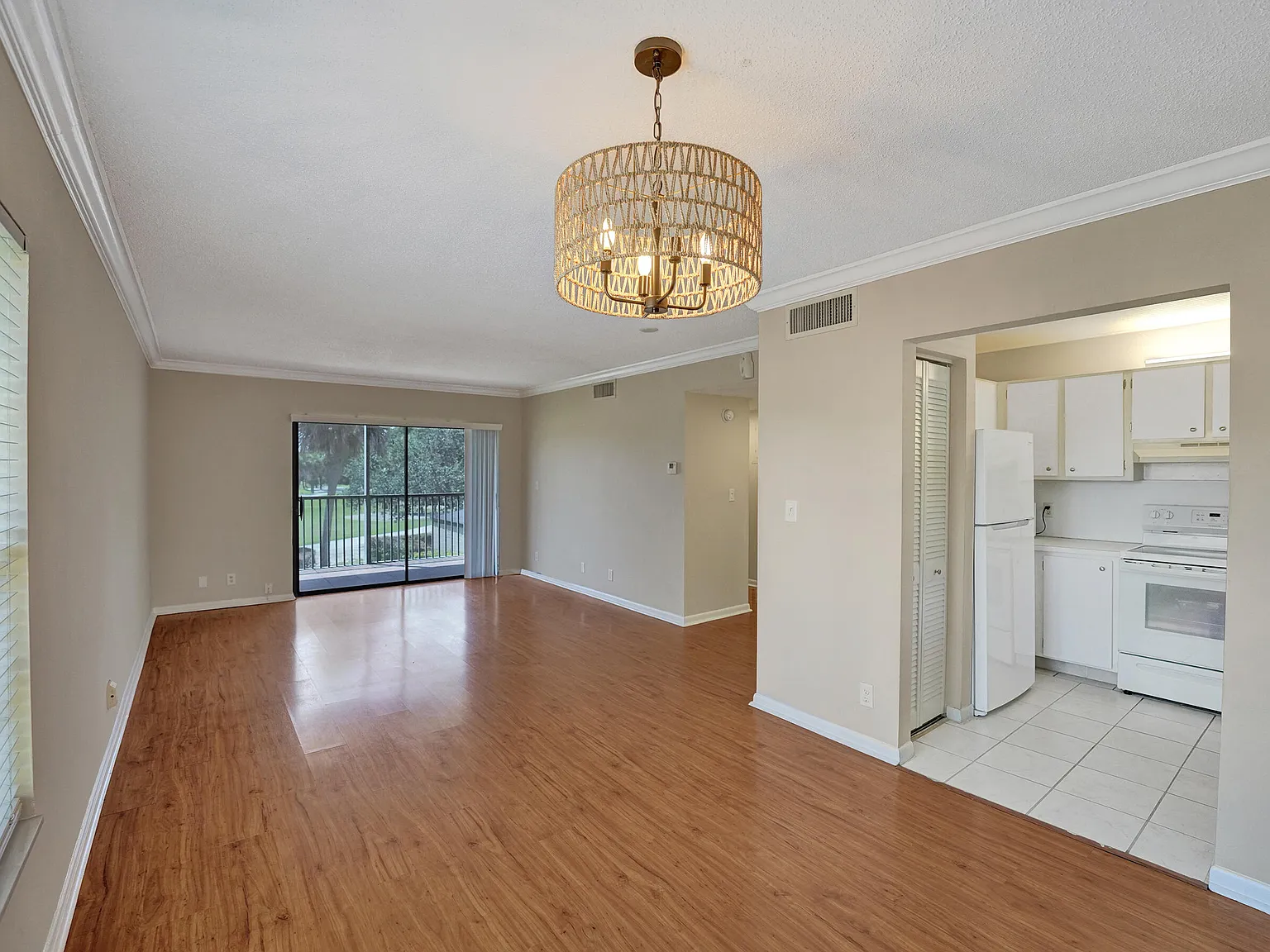 200 Jacaranda Country Club Dr — Photo 3