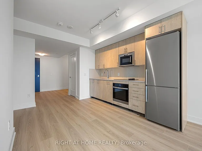 2545 Simcoe St N #2211 — Photo 7