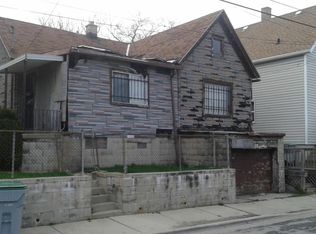 2811 N 11th Ln, Milwaukee, WI 53206