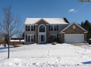 9197 Stonebriar Ln, North Ridgeville, OH 44039