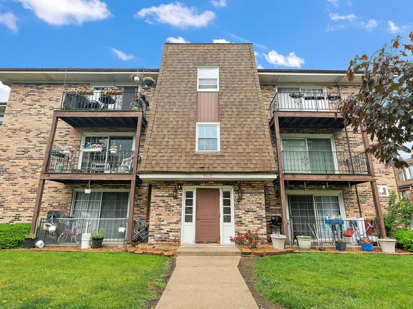 9815 Nottingham Ave APT 201, Chicago Ridge, IL 60415