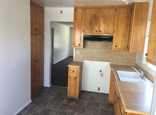 330 Magnolia Cir, Hemet, CA 92543