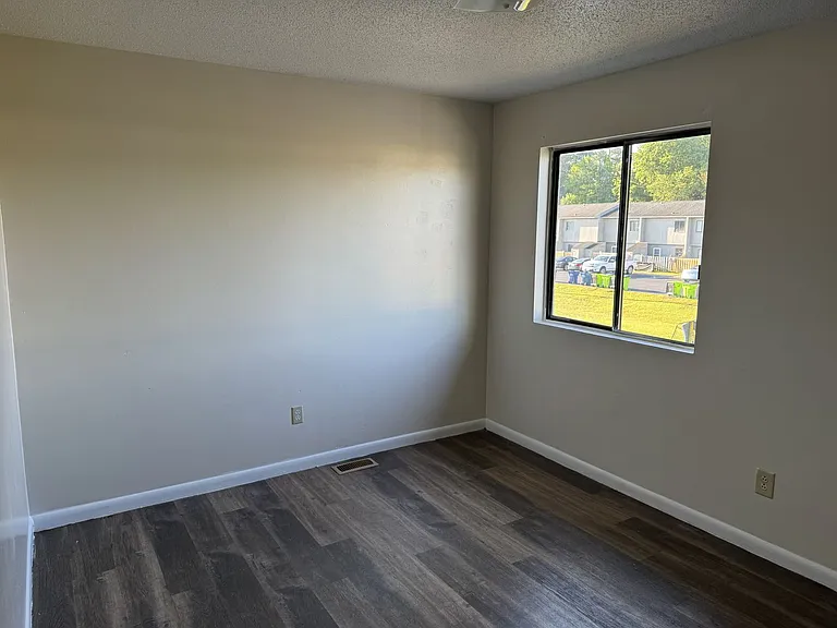 Pine Villa Town Houses — Photo 14