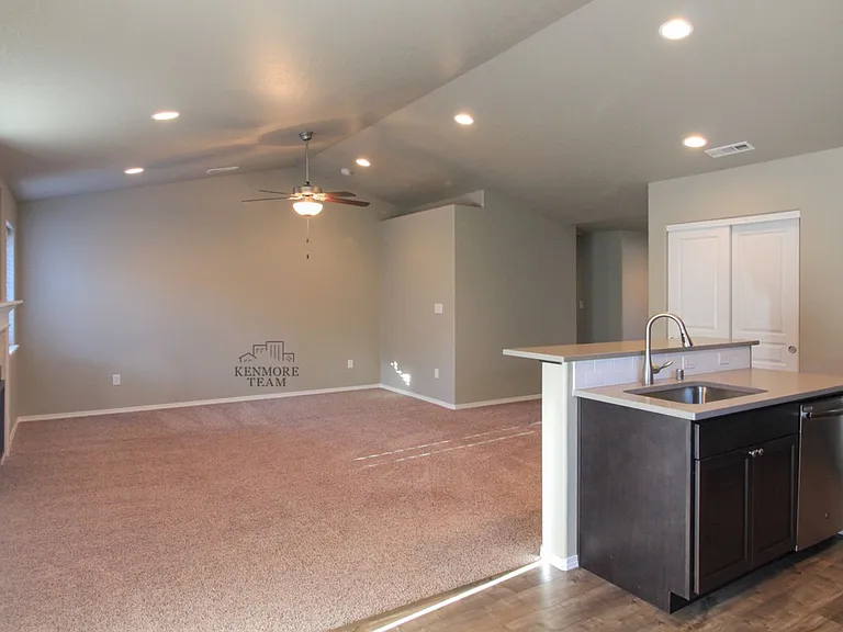 2937 Cashmere Dr — Photo 3