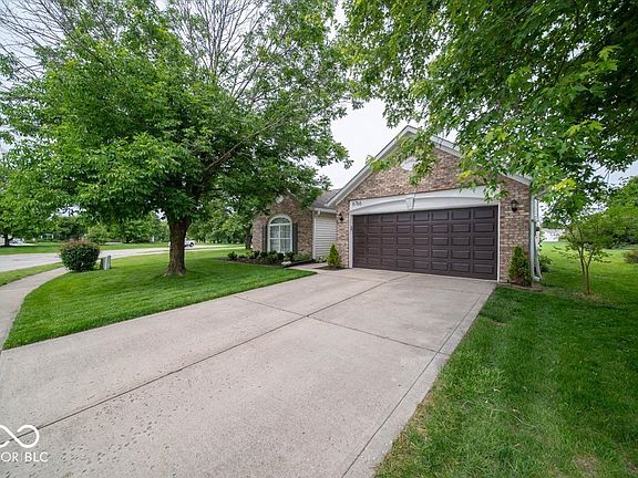 2nd image of 6766 Lexington Cir