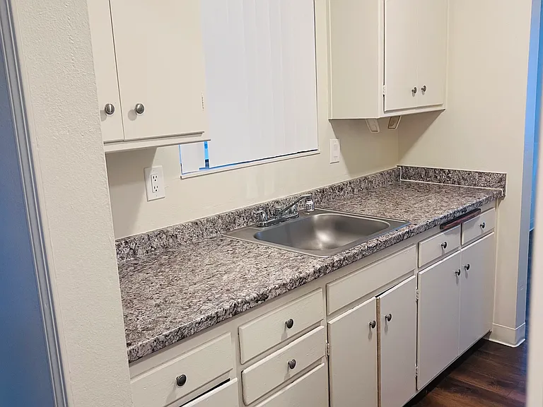 1050 Clark Ave #2 — Photo 8