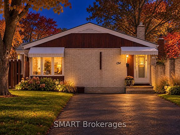 2nd image of 134 Pepperwood Cres