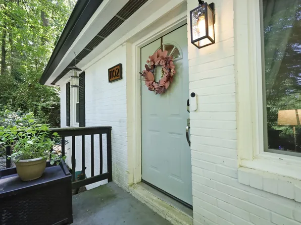 1102 Valley Park Dr, Chapel Hill, NC 27514