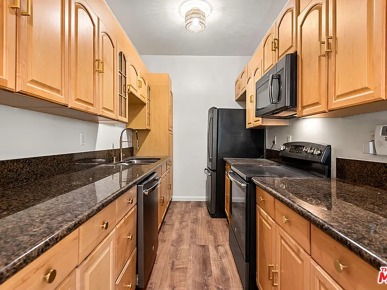 340 N Oakhurst Dr #103 — Photo 5