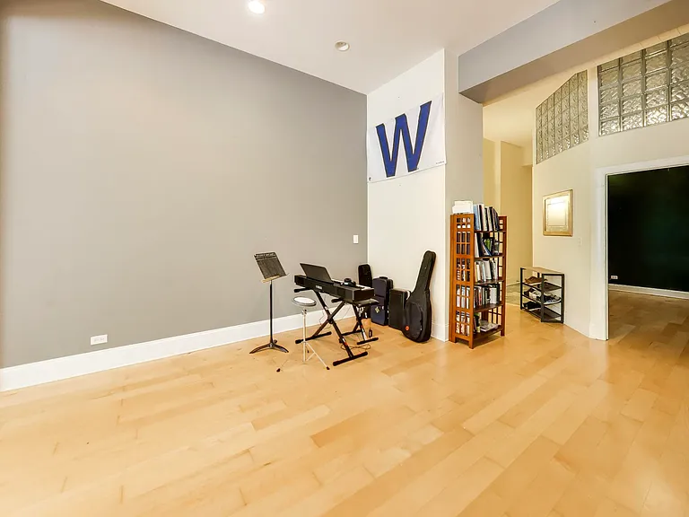 1760 W Wrightwood Ave #102 — Photo 11