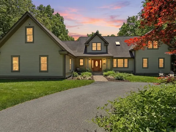 409 Henry St, Amherst, MA 01002