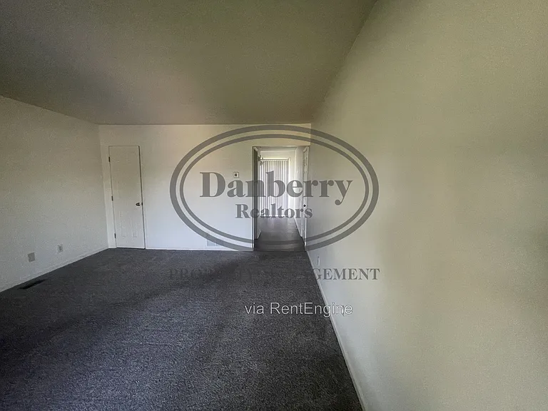 328 Olive St — Photo 13