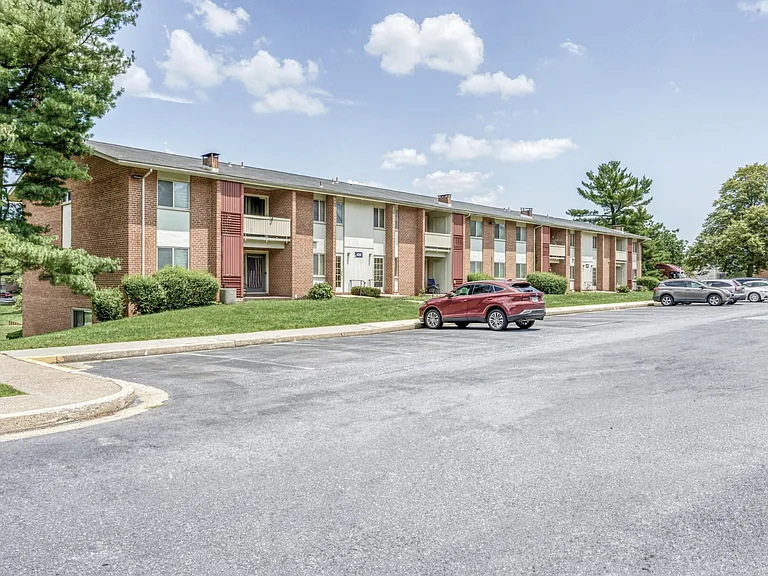Capital Pointe Apartments — Photo 13