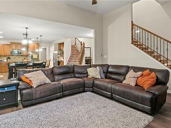 4th image of 10356 Plumas Ln