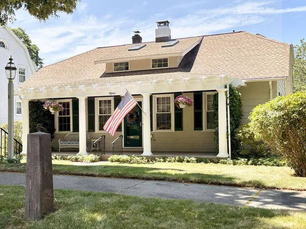 15 Collins Parkway, Meriden, CT 06450