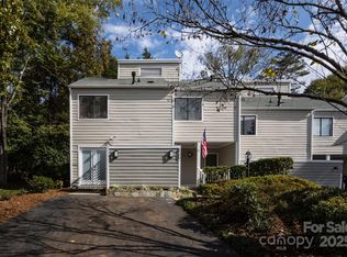 8307 Cricket Lake Dr, Charlotte, NC 28277