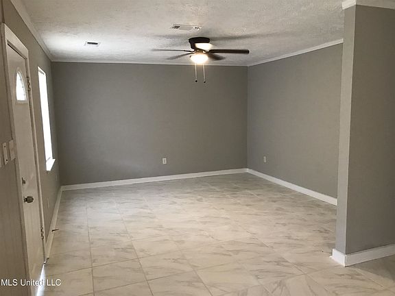 5th image of 6634 Lake Glen Dr