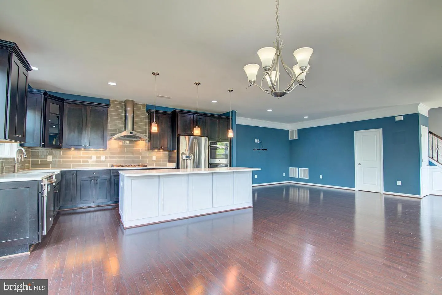 4 bed, 3.5 bath, 3263 sqft, $4,000 — Photo 4