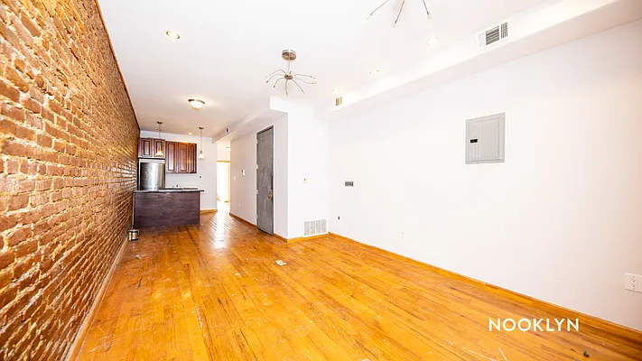 Rented by Nooklyn NYC LLC | media 25