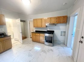 22 Howell St