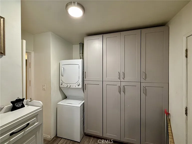 408 N Pacific Ave — Photo 12