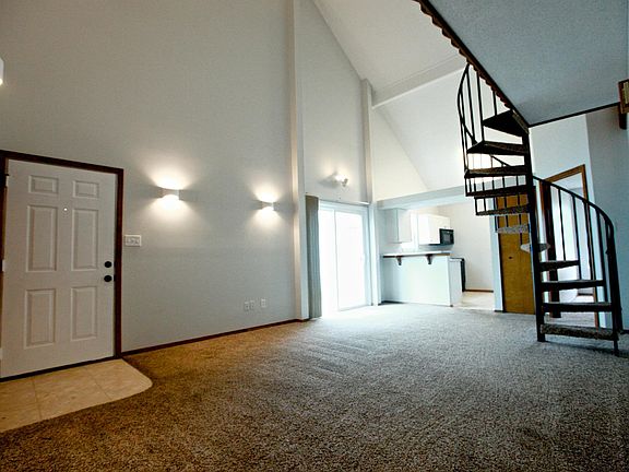 3rd image of 5812 Foxfield Dr