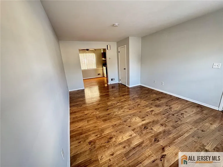 15 Hanover Sq #C — Photo 16