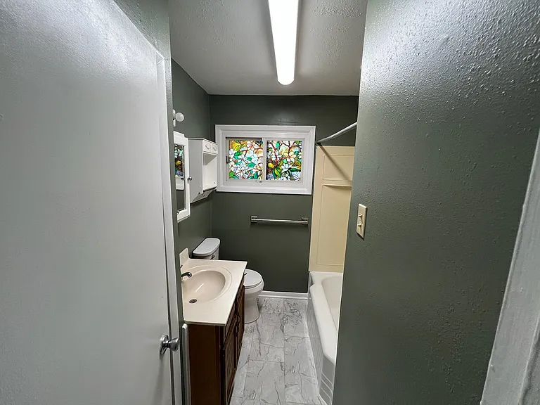 1405 Larson St — Photo 19