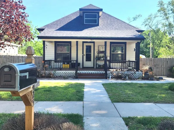 425 E Blair St, Mulvane, KS 67110