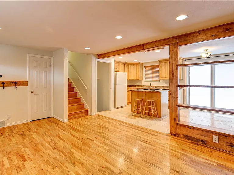3314 S Meadowlark Dr — Photo 3