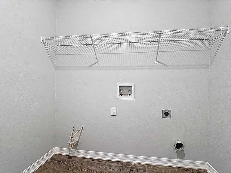 840 Sydney St — Photo 37