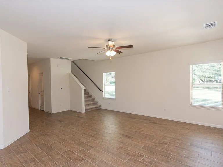 1732 Lakota Ln — Photo 9