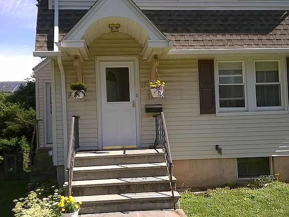 2nd image of 12 Park Pl