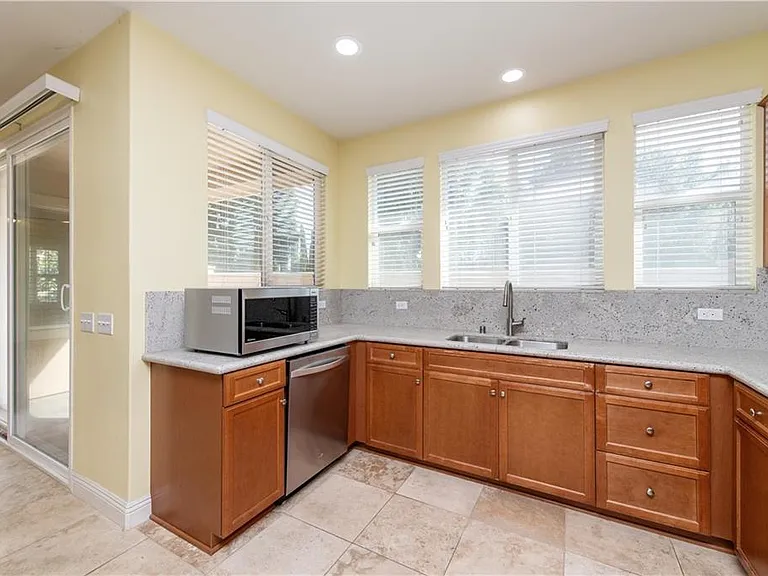 7271 Enclave Dr — Photo 9