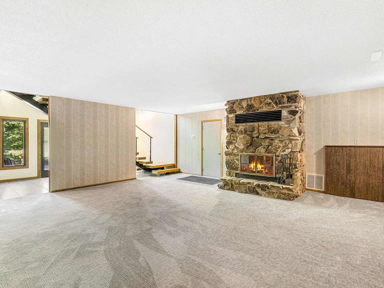 1501 Twin Springs Rd — Photo 3