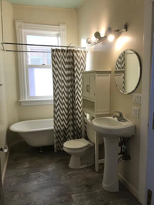 2218 N St — Photo 2