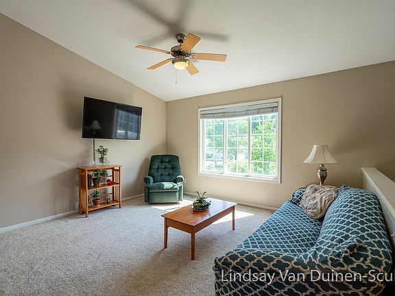 3rd image of 5051 Breezefield Dr SE