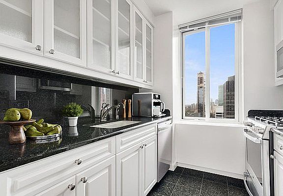 4th image of 10 Liberty St APT 45c