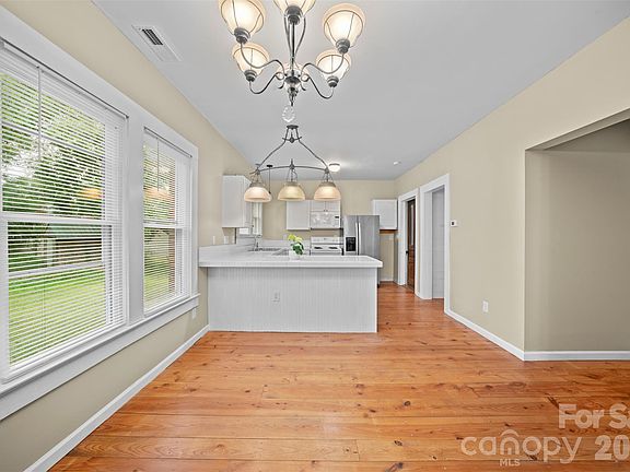 3rd image of 116 Whitesides St