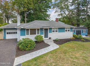 17 Dumbarton Dr, Delmar, NY 12054