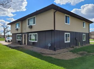 2901 9th St #4, Marion, IA 52302