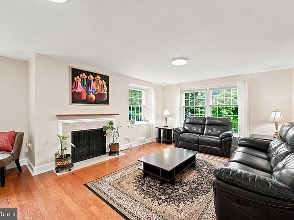 5th image of 1020 Nicholson Rd