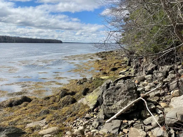 132-1 US Route 1, Stockton Springs, ME 04981