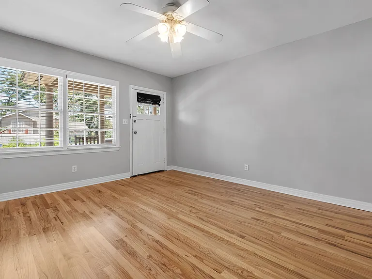 1437 S Meridian St — Photo 5