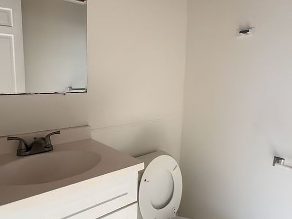 3rd image of 936 Main St #6