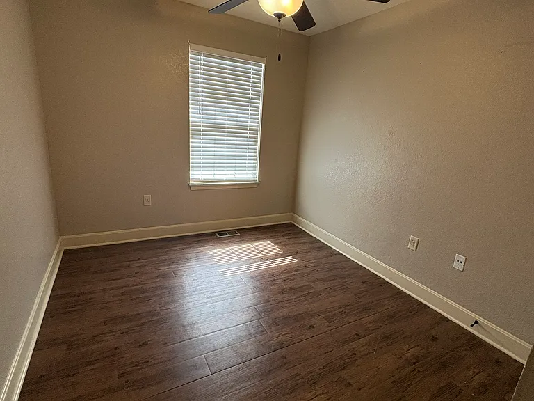 146 Barberry Ln — Photo 9