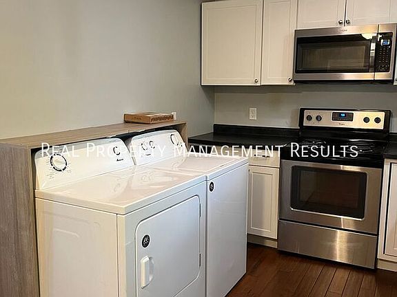3rd image of 4906 Tanglewood Dr #B