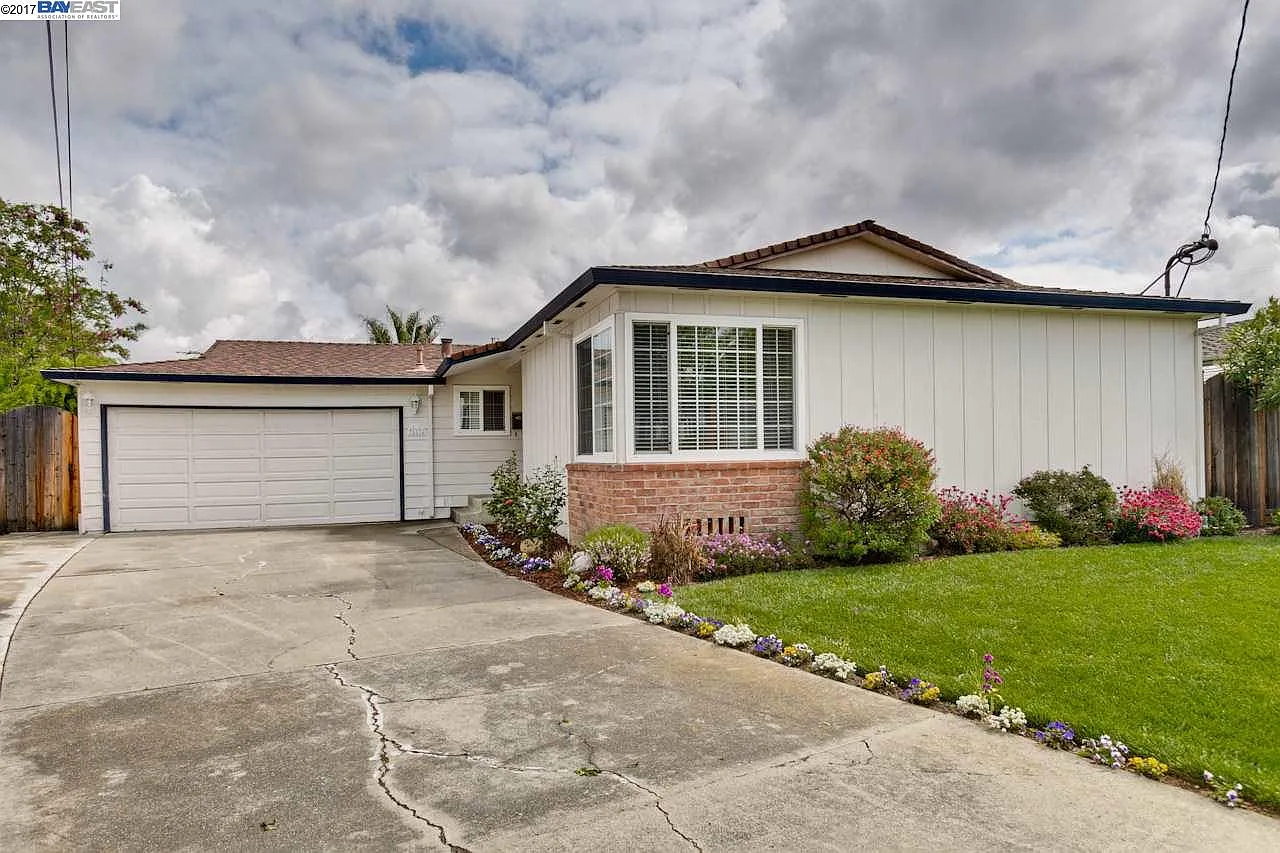 35574 Garrone Pl photo 1