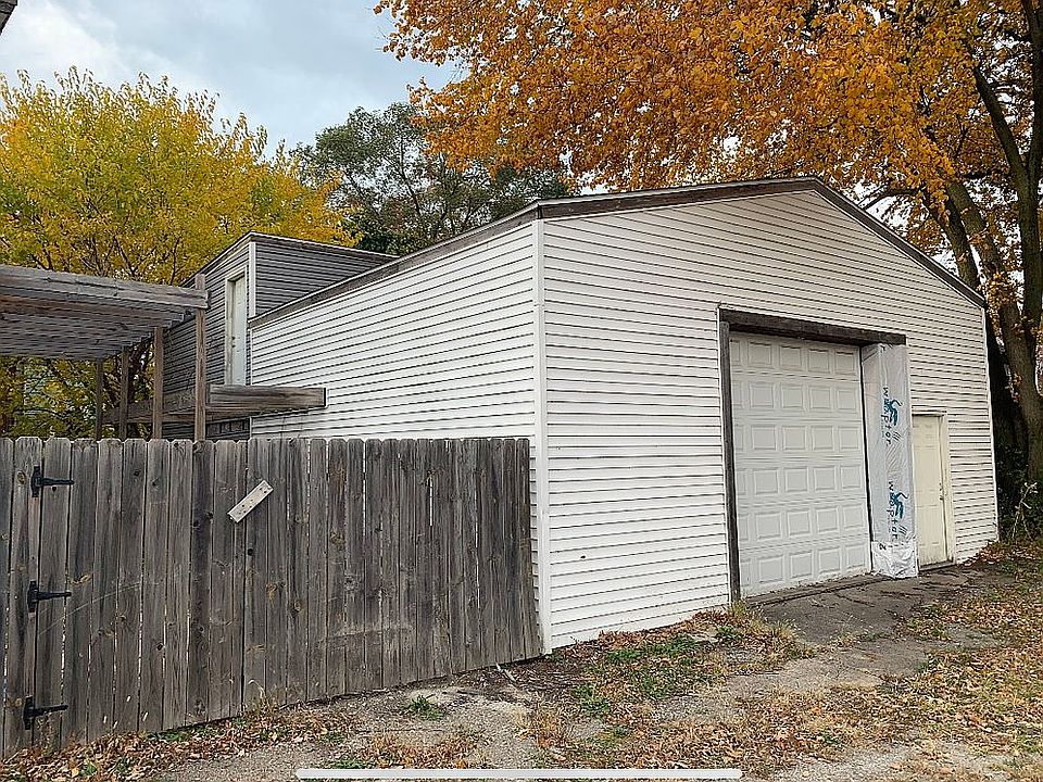 1st image of 1214 E Michigan Blvd